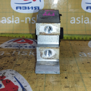 Подушка двигателя Toyota 4E/5E Raum/Corsa EXZ10/EL50 перед, лев 12372-11180 / 12372-11190