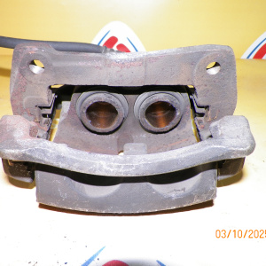 Суппорт Toyota ST202/ST205/ST206/ST215 3S-GE перед, лев 47730-21010 (40T28 )2 поршня Caldina