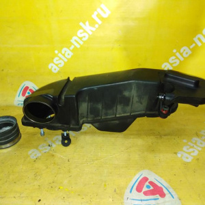 Резонатор воздушного фильтра Mercedes C-Class W203.045 M111E20EVOML/111.955 200 Kompressor демпфер