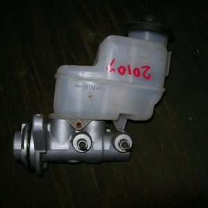 Главный тормозной цилиндр TOYOTA ACA30 RAV4 (USA)