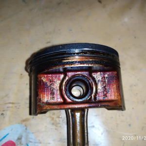 Поршень с шатуном TOYOTA 2AZ-FE диаметр 51/22мм.