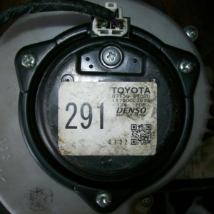 Мотор охлаждения батареи Toyota Prius NHW20