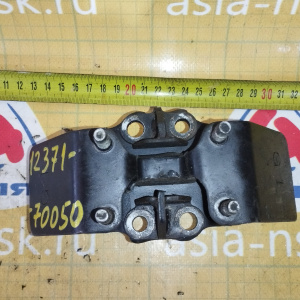 Подушка двигателя Toyota 1G-FE Mark II GX90/GX100 2WD акпп ( 5J ) 12371-70050