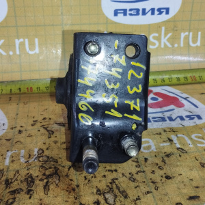 Подушка двигателя Toyota 3S Camry SV43 4WD a/t ДЕФЕКТ R 12371-74460/-74351
