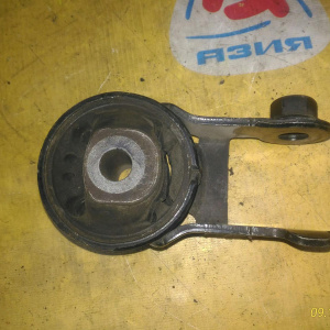 Подушка двигателя Toyota 1KR KSP90 зад. на балку R