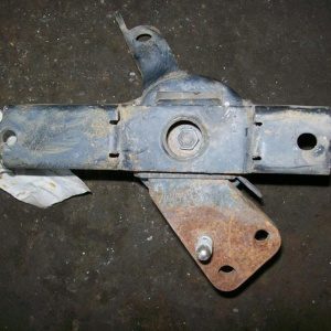 Подушка двигателя Toyota 2SZ Yaris SCP90 перед, прав