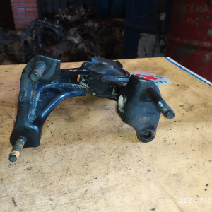 Подушка двигателя Toyota 1AZ-FSE Noah AZR60 ДЕФЕКТ R