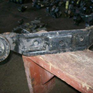 Балка под редуктор Toyota MCU15 Harrier R