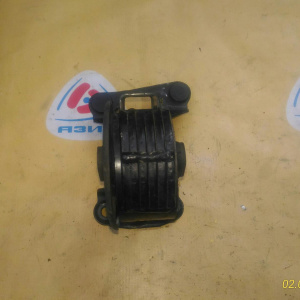 Подушка двигателя Toyota 2ZR Prius ZVW30 зад.