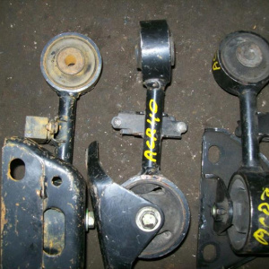 Подушка двигателя Toyota #CR30/40 R в