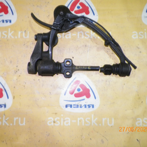 Рычаг Toyota KZH106/KZH116/KZH126/LH109/LH118/RZH119/KCH16/VCH16/VCH28/KCH46 Hiace перед, лев в дефект крепления. тонкий под ABS. 4WD