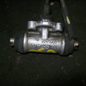 Тормозной цилиндр Nissan U30 R