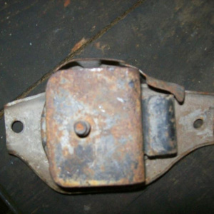 Подушка двигателя Subaru EJ20 Forester SF5 41022 FA000
