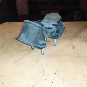 Подушка двигателя Toyota 1G-FE/2JZ Mark II GX110/JZS155 акпп R