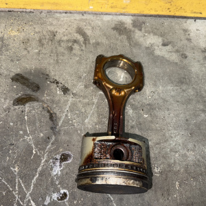 Поршень с шатуном Toyota 7K Lite Ace Noah/Town Ace Noah KR42 поршень 13101-06050-02 (A) 13201-19145