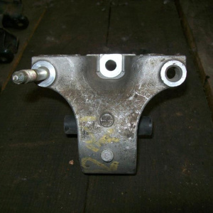 Подушка двигателя Nissan VQ20/25 Cefiro A32/33 R