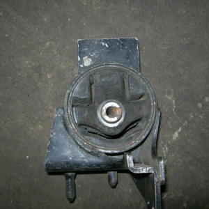 Подушка двигателя Nissan GA15/SR18 B14/N15/Y10 4WD зад, лев