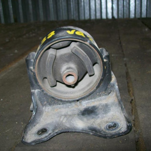 Подушка двигателя Nissan VQ20/VQ25/VQ30 Cefiro A32/A33/U30 железо L 1122140U02