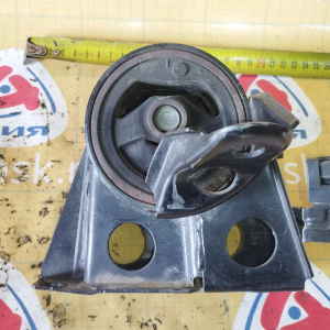 Подушка двигателя Nissan QR20 Serena C24 перед, прав