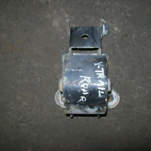 Подушка двигателя Nissan QR20/QR25/SR20 X-Trail/Primera NT30/P12 m/t R / 113208H800