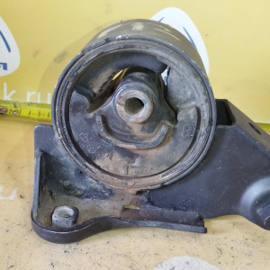 Подушка двигателя Nissan QR20/QR25/SR20 X-Trail/Primera NT30/P12 m/t R / 113208H800