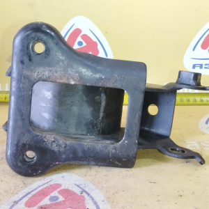 Подушка двигателя Nissan QR20/QR25/SR20 X-Trail/Primera NT30/P12 m/t R / 113208H800