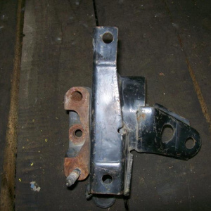 Подушка двигателя Nissan QR20 X-Trail/Primera NT30/P12 перед, прав 112108H305