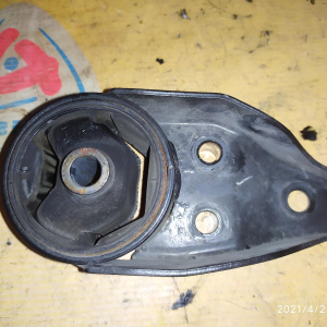 Подушка двигателя Nissan CGA3/CG13/CG10 Cube Z10 2WD/4WD CVT перед, лев