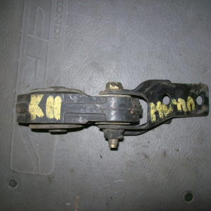 Подушка двигателя Nissan CG10 March K11 F
