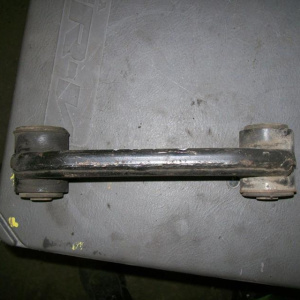 Подушка редуктора Nissan Y11 R