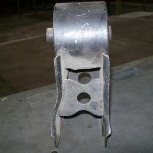 Подушка двигателя Nissan VQ20/25 Cefiro A32/33 ЗАДНЯЯ. лыжа R 1132140U00