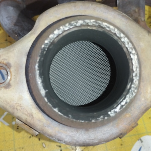 Коллектор выпускной TOYOTA 1NZ-FE/2NZ-FE NZE124/NCP15/25/35/55/65/75/85/NNP15/NCZ25/ с катализатором 25051-21010