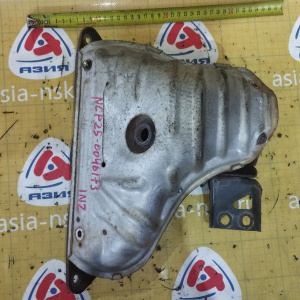 Коллектор выпускной TOYOTA 1NZ-FE/2NZ-FE NZE124/NCP15/25/35/55/65/75/85/NNP15/NCZ25/ с катализатором 25051-21010