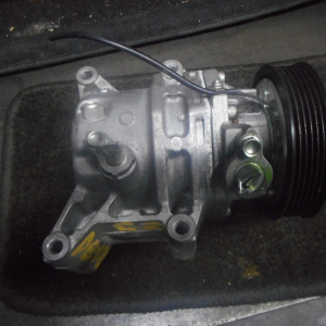 Компрессор кондиционера Mazda ZJ Demio DE3FS DR08-61450