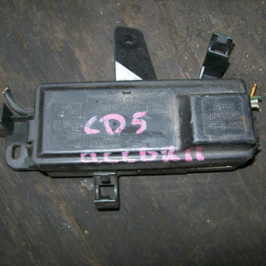 Блок предохранителей HONDA Accord CD5