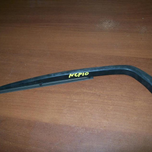 Держатель дворника Toyota Vitz NCP10 R