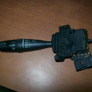 Блок подрулевых переключателей Toyota Vitz/Funcargo/ist/Probox/Succeed #CP10/NCP20/NCP30/NCP50/NCP60 L [дворники с регулировкой]