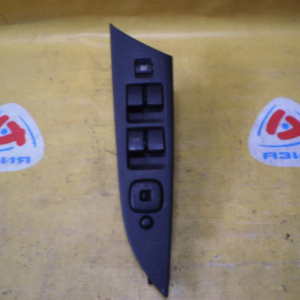 Пульт стеклоподъемника Mazda Axela BK перед, прав