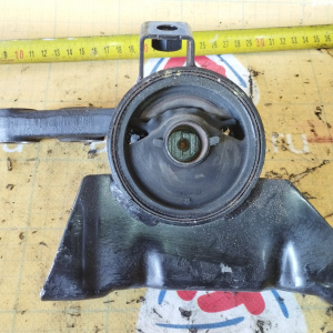 Подушка двигателя Mazda ZL Familia BJ5W перед, прав B25G3906YA