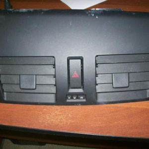 Обшивка салонная(дефлектор возд.) Mazda 3 BL '2010 (USA)