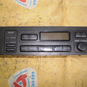 Климат-контроль Toyota KCH16 Granvia 55900-26440