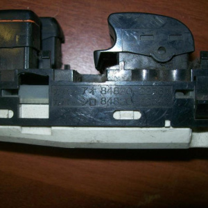 Пульт стеклоподъемника Toyota Chaser/Cresta/Mark II GX90 перед, прав без оснастки