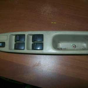 Пульт стеклоподъемника TOYOTA Vista SV50 перед, прав (без блокировки двери)