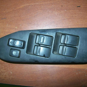 Пульт стеклоподъемника TOYOTA Crown JZS150