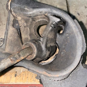 Подушка двигателя Toyota 4A/5A/7A Corolla Spacio AE100/AE110 дефект F н 12361-15181