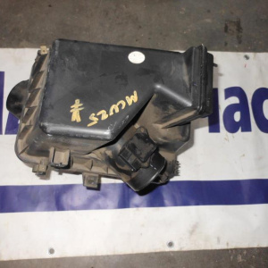 Корпус воздушного фильтра Toyota MCU25 Kluger V