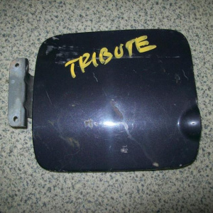 Лючок бензобака Mazda Tribute EPEW LHD