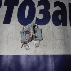 Петли на дверь Suzuki Escudo TD52W перед, прав (пара)