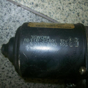Моторчик привода дворниками TOYOTA Mark II GX70 F моторчик
