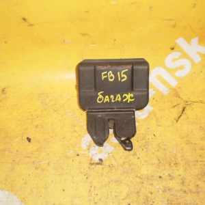 Замок крышки багажника Nissan Sunny B15 на крышку багажника в